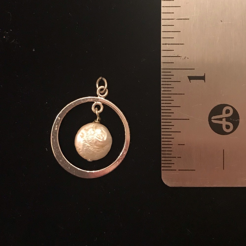 Sterling Silver Pendant with mother of Pearl